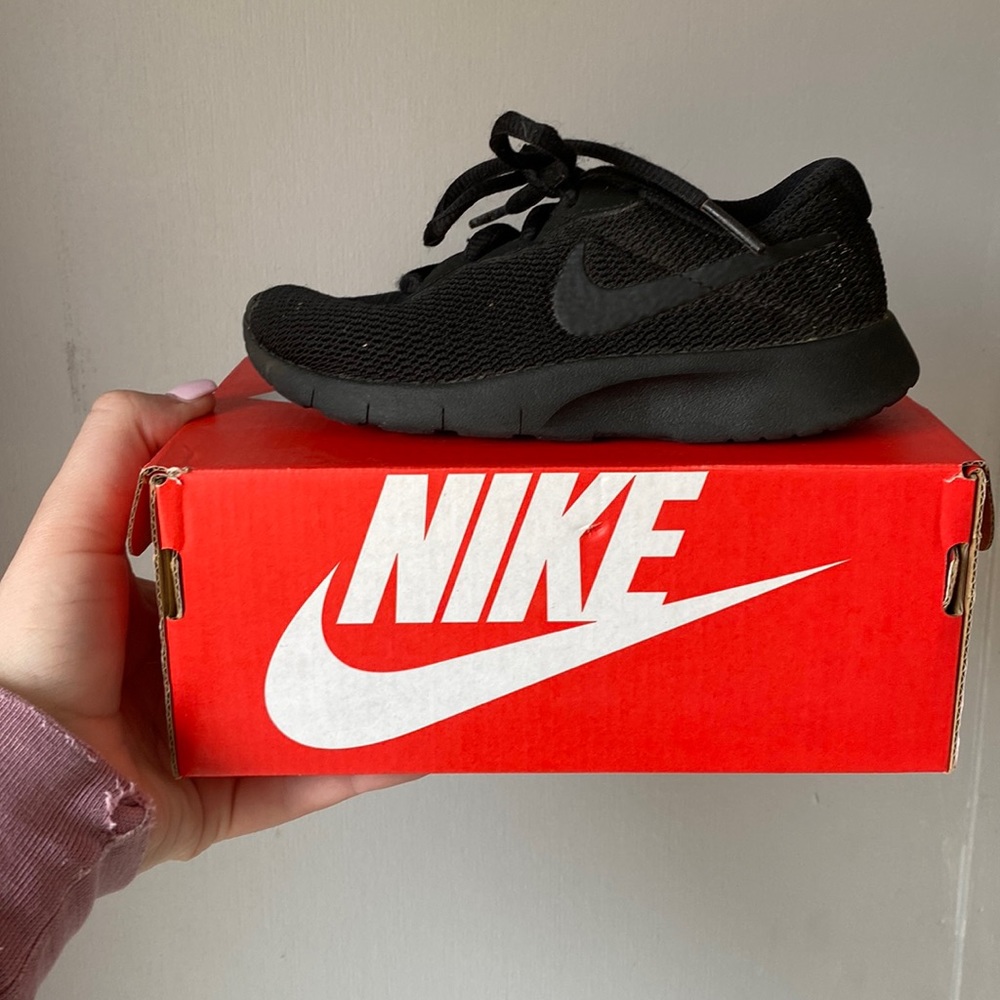 Girls Nike tanjun sneakers